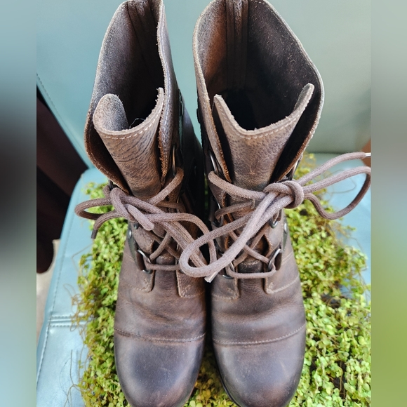 SOREL Joan Of Artic Brown Leather Lace Up Winter Weather Wedge Snow Boots 9 EUC - Picture 7 of 16